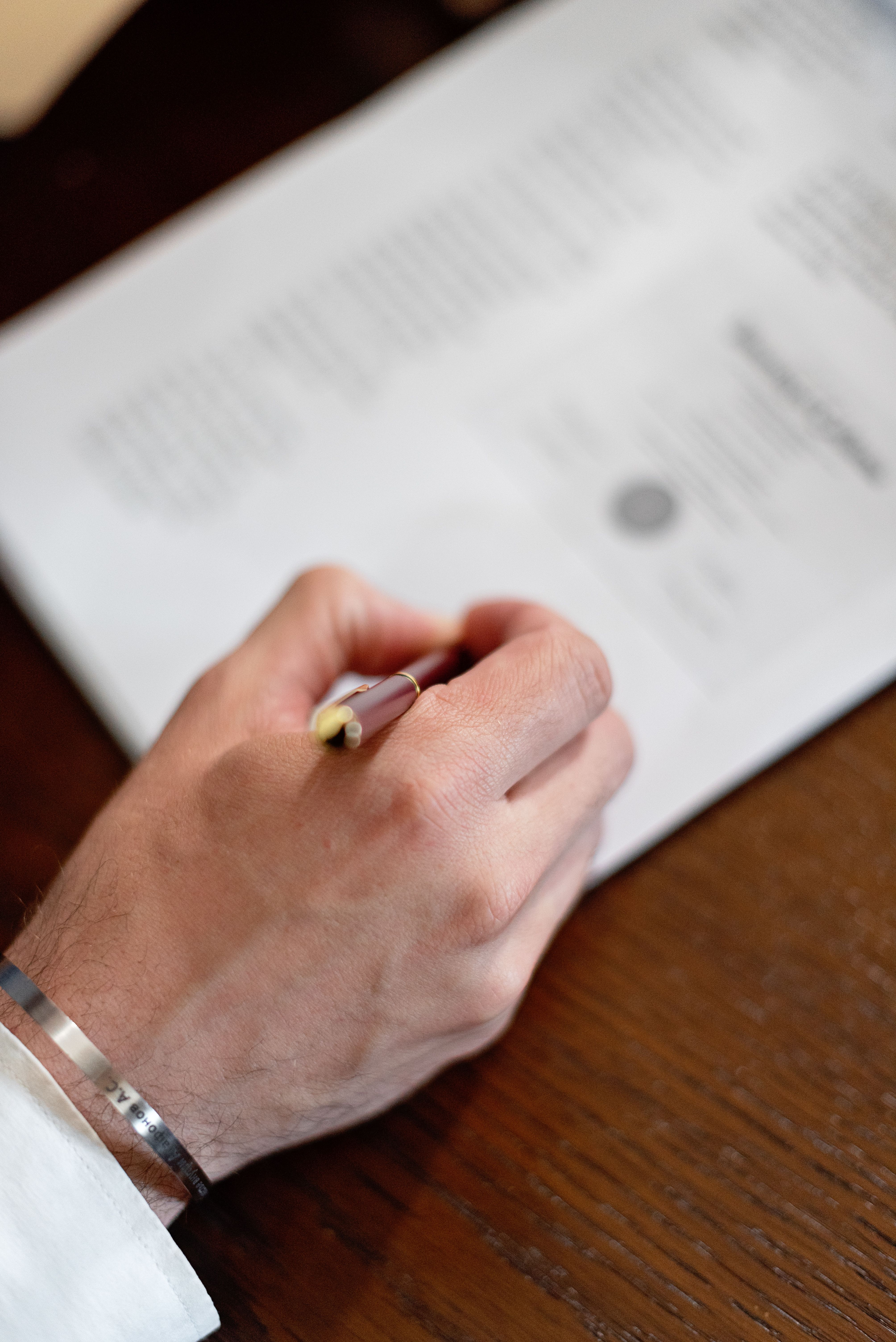 Firma de documentación de venta con hipoteca pendiente